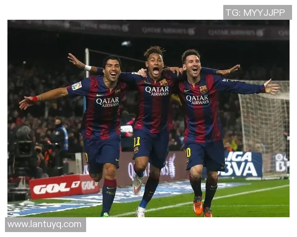 追逐绿茵梦想的足坛英雄：从街头到世界杯的传奇之路