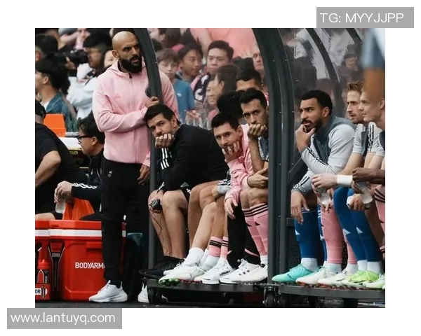 中国足球是否亟需球星引领发展道路以及如何平衡整体实力与明星效应