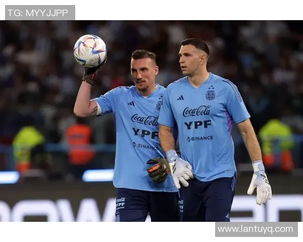 聚焦足球天才麦肯尼 球场上的未来之星与突破性成长